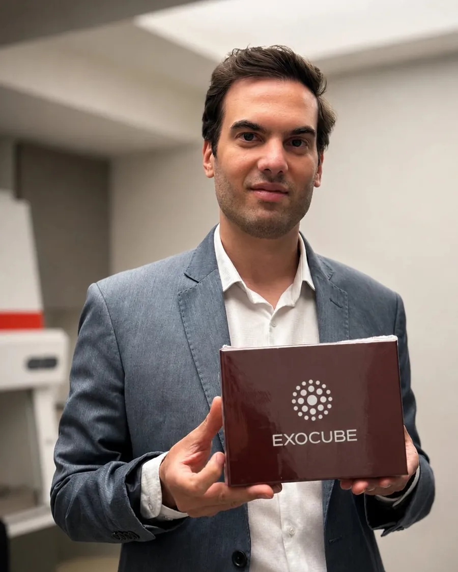 Dr. Thiago Perfeito, médico e docente dos cursos, na clínica INTI