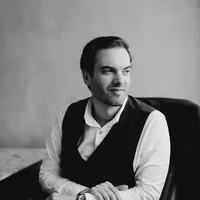 Dr. Thiago Perfeito — médico responsável