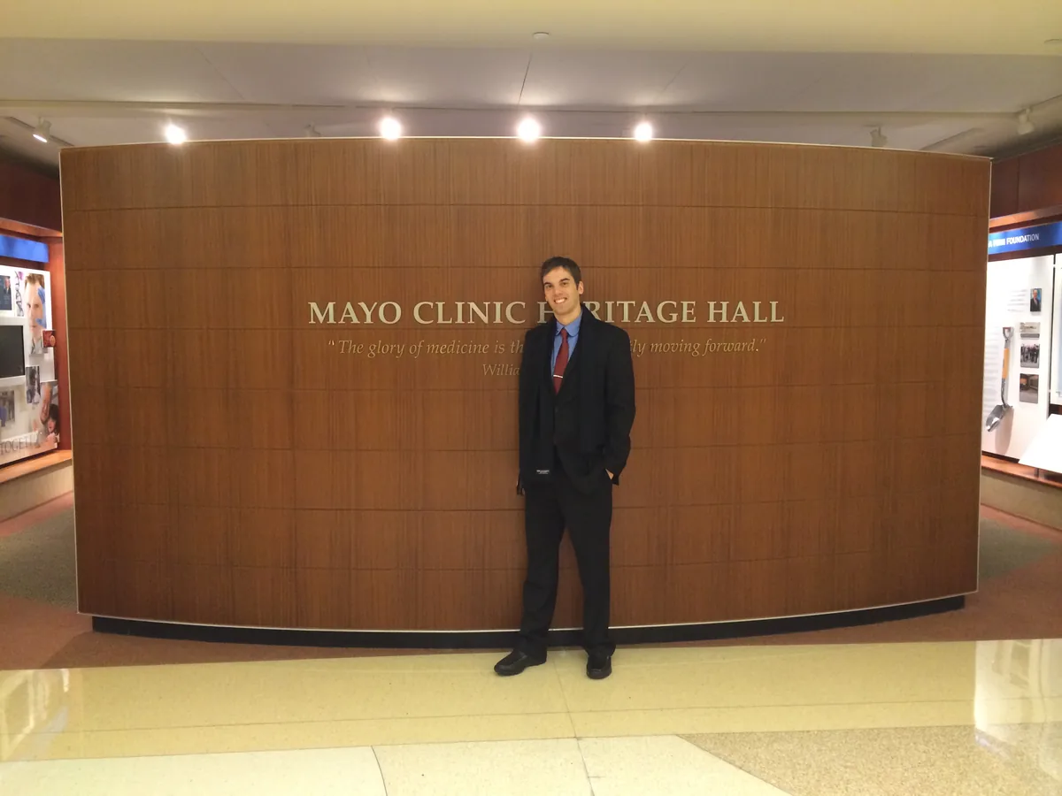 Dr. Thiago Perfeito no Heritage Hall da Mayo Clinic