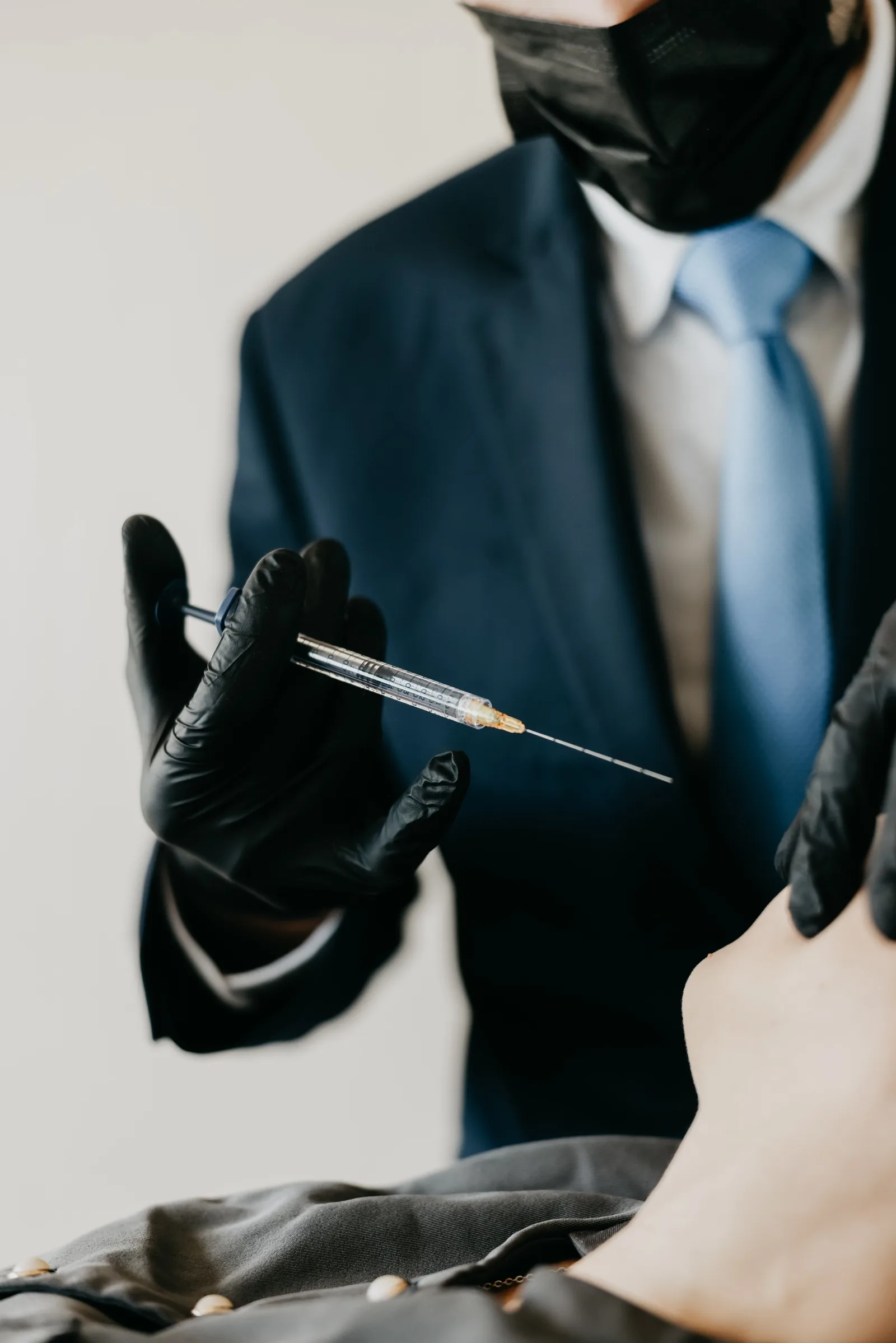 Olheiras em Brasília — Dr. Thiago Perfeito, aplicação periorbital