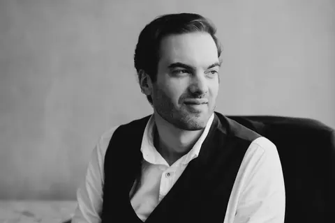 Sculptra ou Elleva: qual o melhor PLLA?